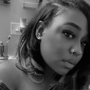 Meet your Posher, Holley